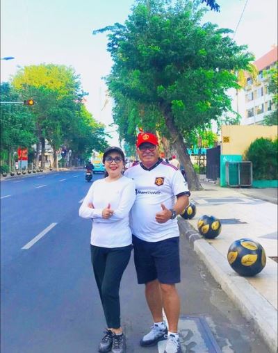 MENJADI TELADAN DENGAN BERBUAT BAIK
