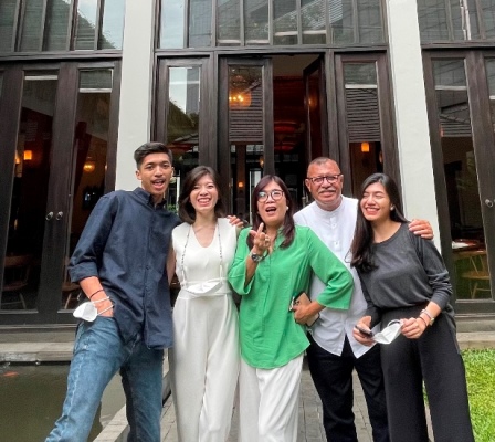 KELUARGA, HARGANAS DAN PIALA EROPA 